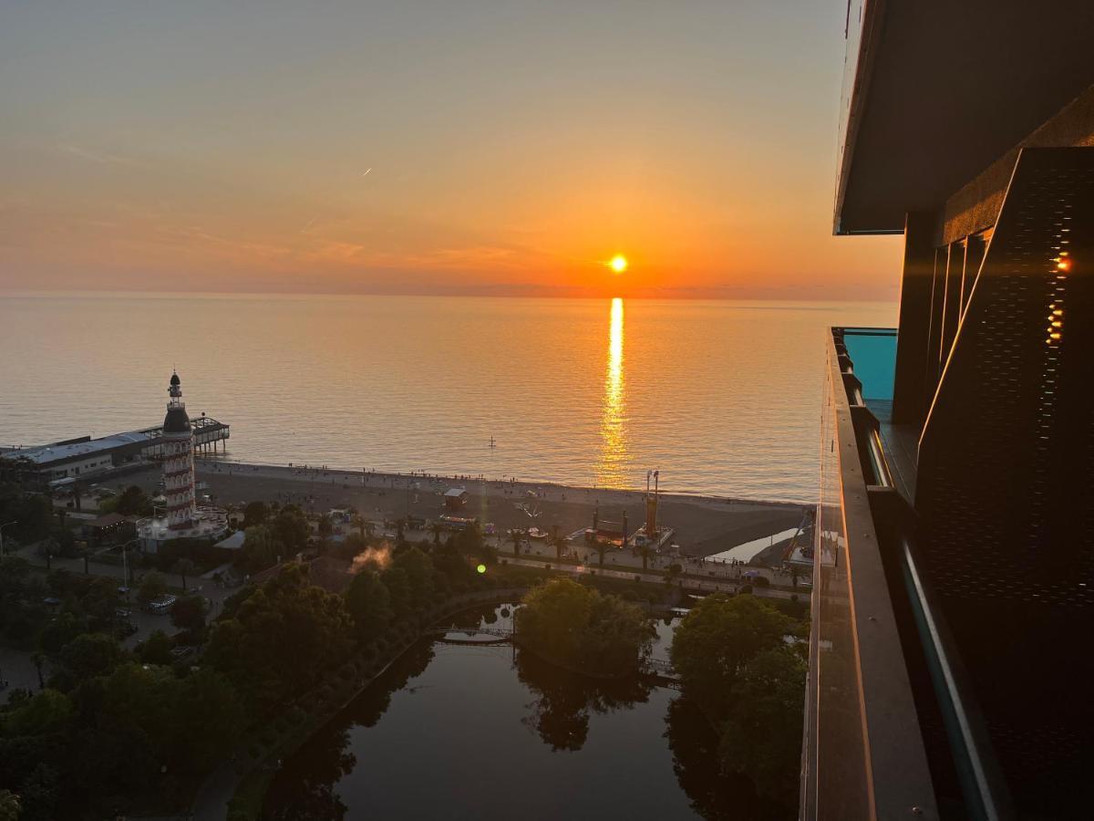 1-Bedroom Studio Apartment In Orbi City - Side Seaview 巴统 外观 照片